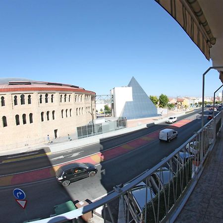 Apartamento El Mirlo Blanco Villena Exterior foto